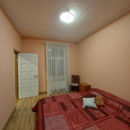Pils Ielas Apartamenti Kandava Exterior foto