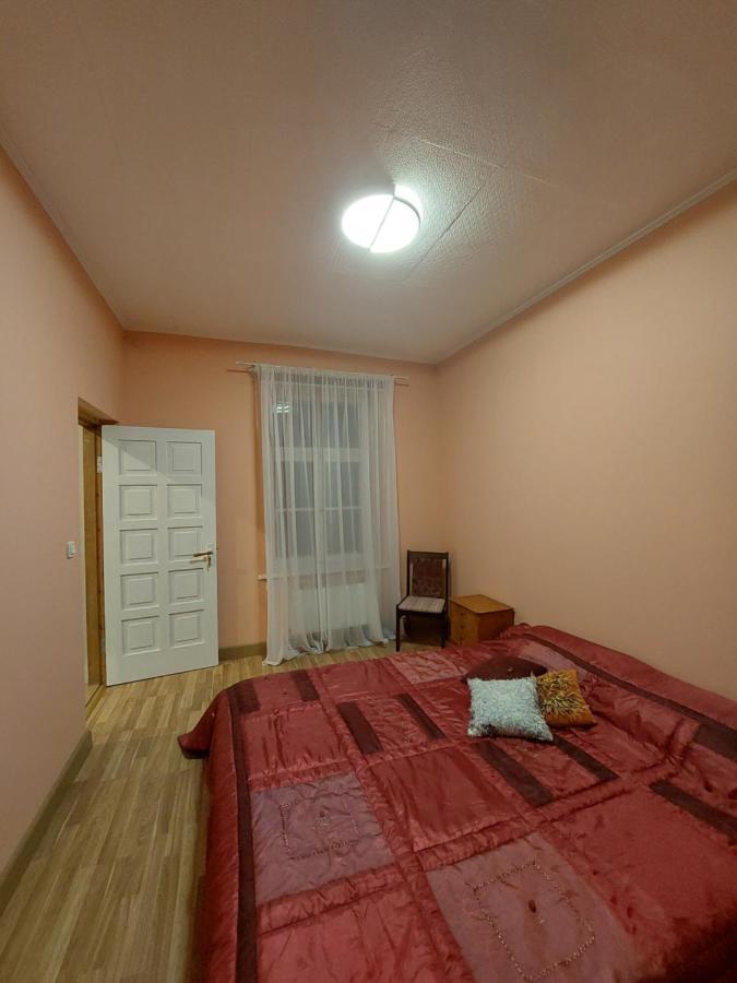 Pils Ielas Apartamenti Kandava Exterior foto